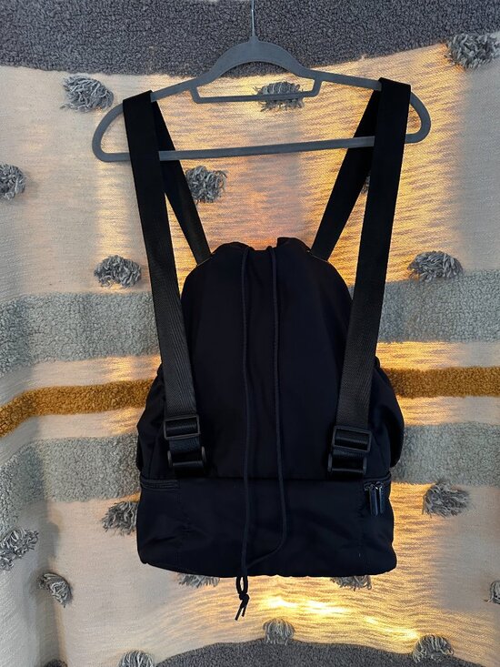 Beyond Yoga Convertible Gym Bag Backpack Black $80 Retail main image 9